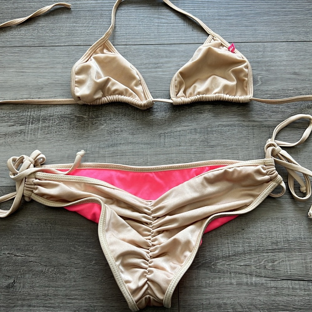 Bikinis - Picture 8 of 8